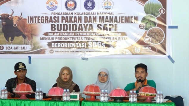 Narasumber menyampaikan materi dalam kegiatan Pengabdian Kolaborasi Nasional UHO–IPB–Unsulbar.