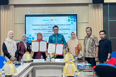 Penandatanganan dan penyerahan dokumen Perjanjian Kerja Sama antara Fakultas Peternakan dan Perikanan Universitas Sulawesi Barat dengan Fakultas Vokasi Universitas Hasanuddin, 27 Agustus 2026