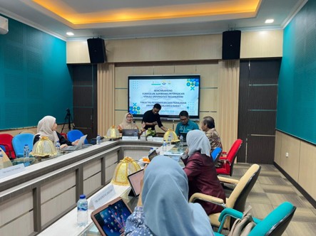 Suasana kegiatan benchmarking Kurikulum Agribisnis Peternakan Vokasi Universitas Hasanuddin